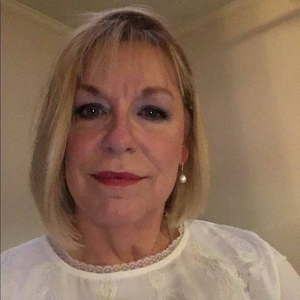 Meet your Posher, Nora